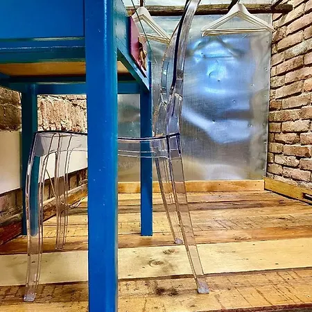 The House A La *