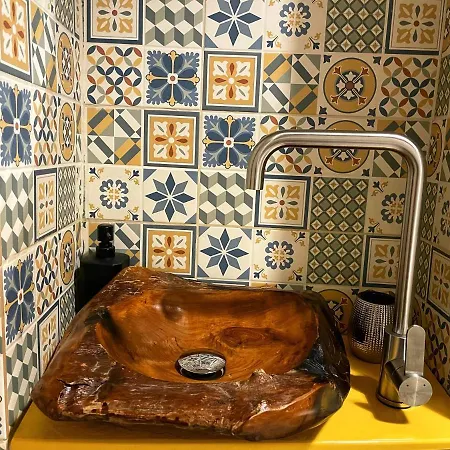 بيت للعطل The House A La